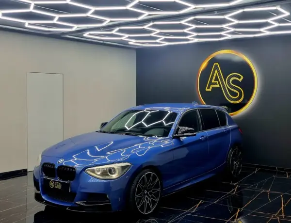 BMW 120 d Pack M Auto 10