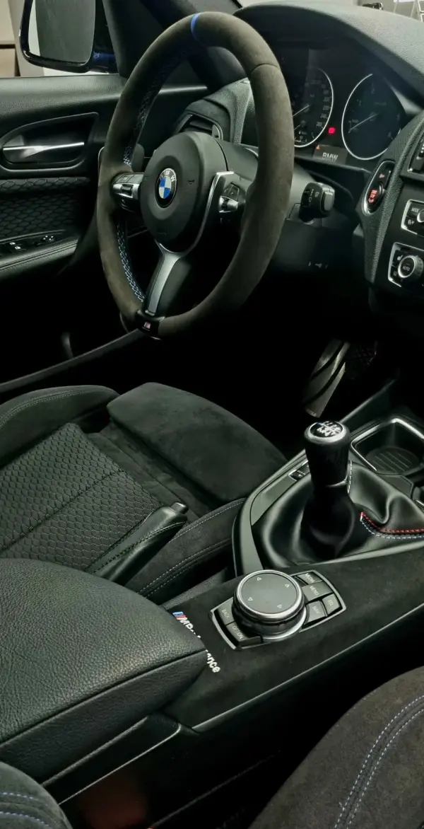 BMW 120 d Pack M Auto 11