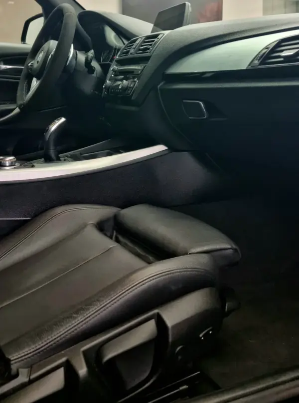 BMW 120 d Pack M Performance 9