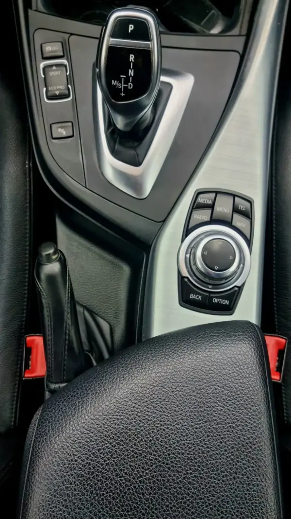 BMW 120 d Pack M Performance 13