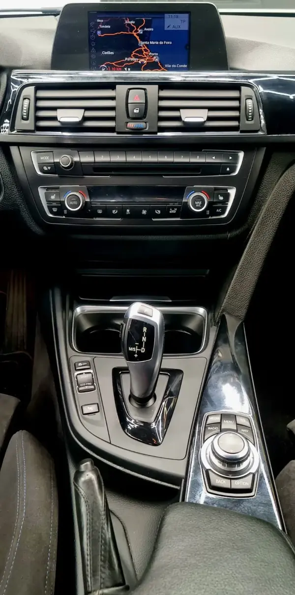 BMW 320 d Pack M Performance 14