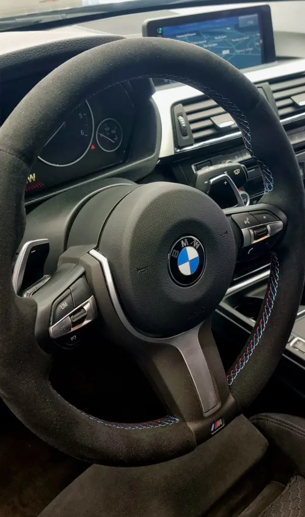 BMW 320 d Pack M Performance 7