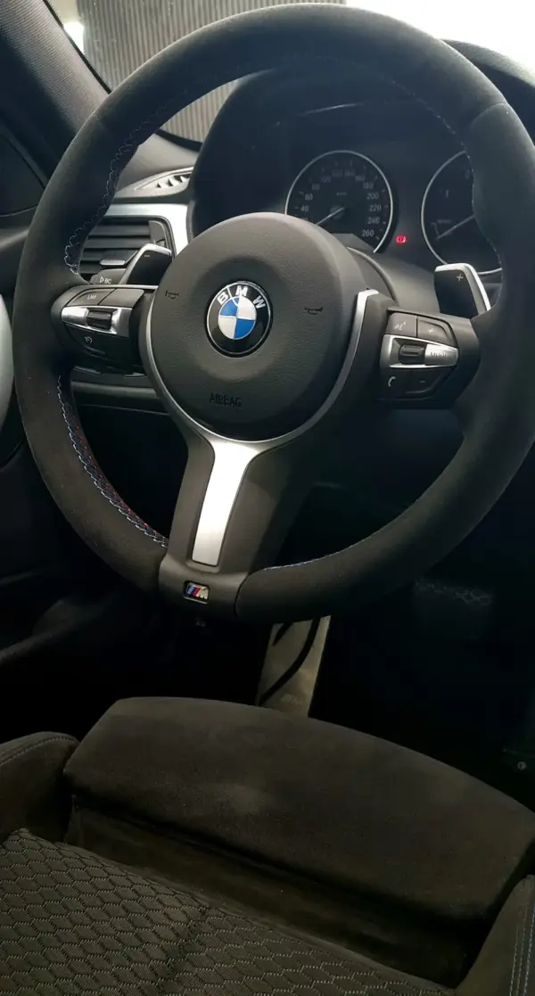 BMW 320 d Pack M Performance 17