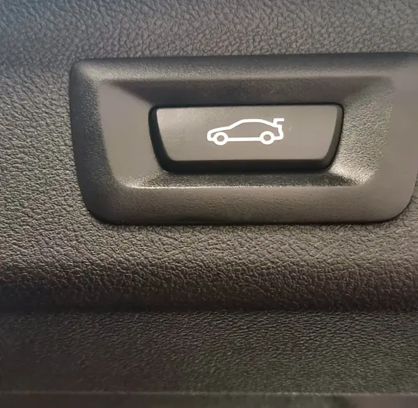 BMW 520 d Pack Desportivo M Performance 5