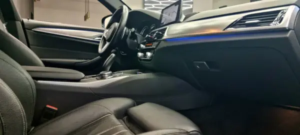 BMW 520 d Pack Desportivo M Performance 16