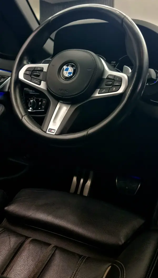 BMW 520 d Pack Desportivo M Performance 23