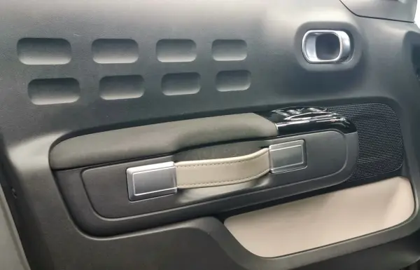 Citroën C3 1.2 PureTech C-Series 18