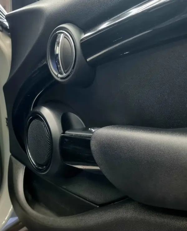 MINI 5 Portas Cooper S Auto 13