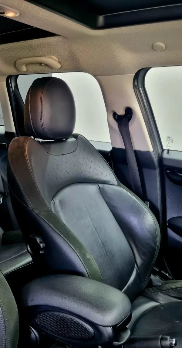 MINI 5 Portas Cooper S Auto 17