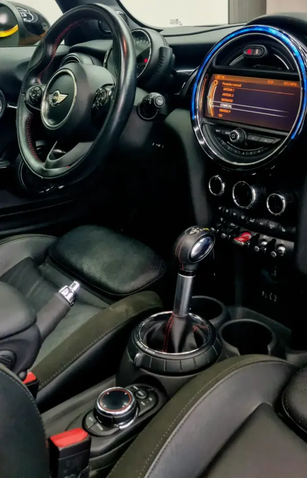 MINI 3 Portas Cooper S Auto Desportiva 6
