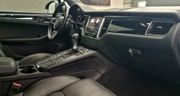 Porsche Macan PDK 18
