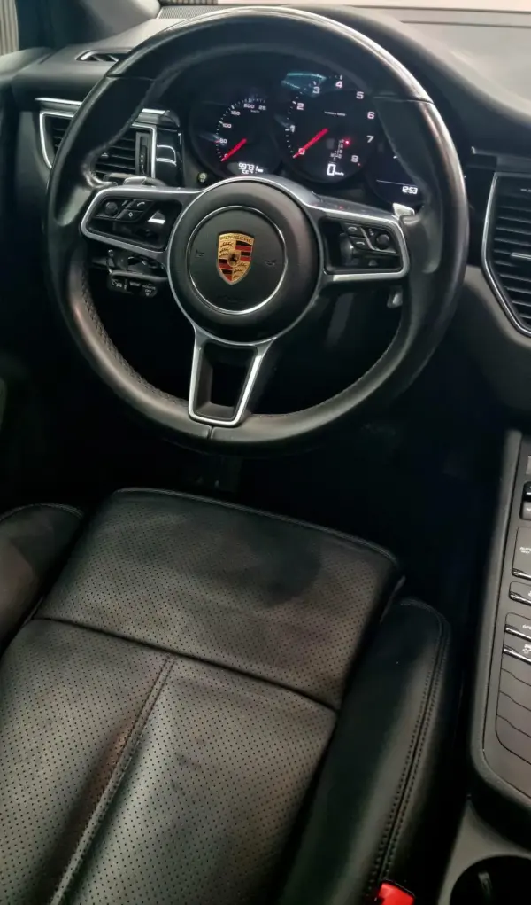 Porsche Macan PDK 28