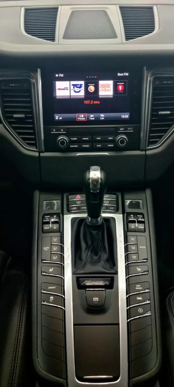 Porsche Macan PDK 31