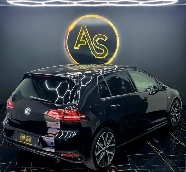Volkswagen Golf 2.0 TSi GTi DSG Performance 7