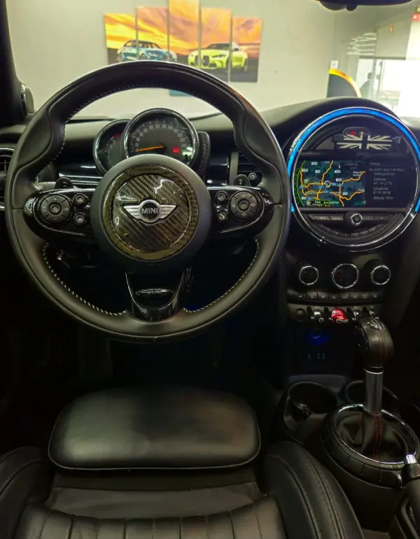 MINI 5 Portas Cooper S Aut. 52
