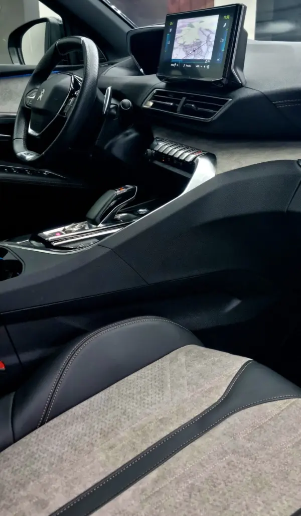 Peugeot 3008 GT Hybrid Plug-in 10