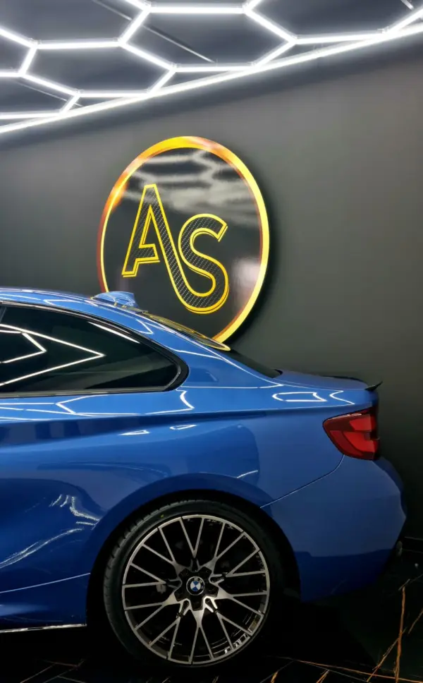 BMW 220 d Pack M Performance 8