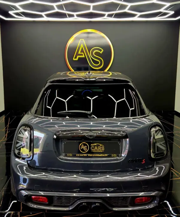 MINI 5 Portas Cooper S Aut. 33