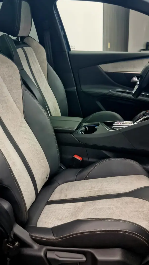 Peugeot 3008 GT Hybrid Plug-in 11