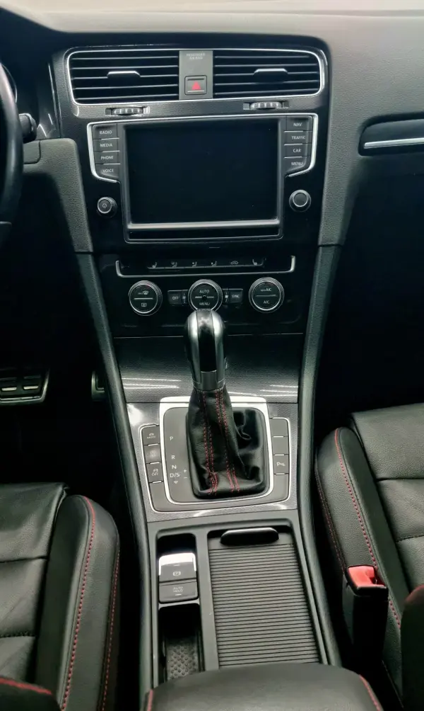 Volkswagen Golf VII GTI PERFORMANCE 4