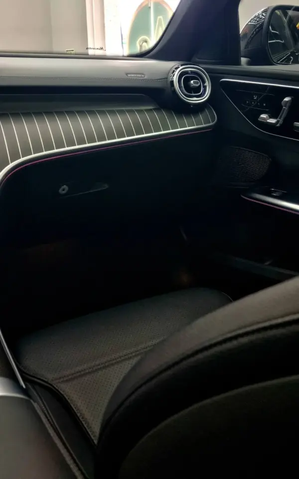 Mercedes-Benz C 300 e AMG Pack Night 23