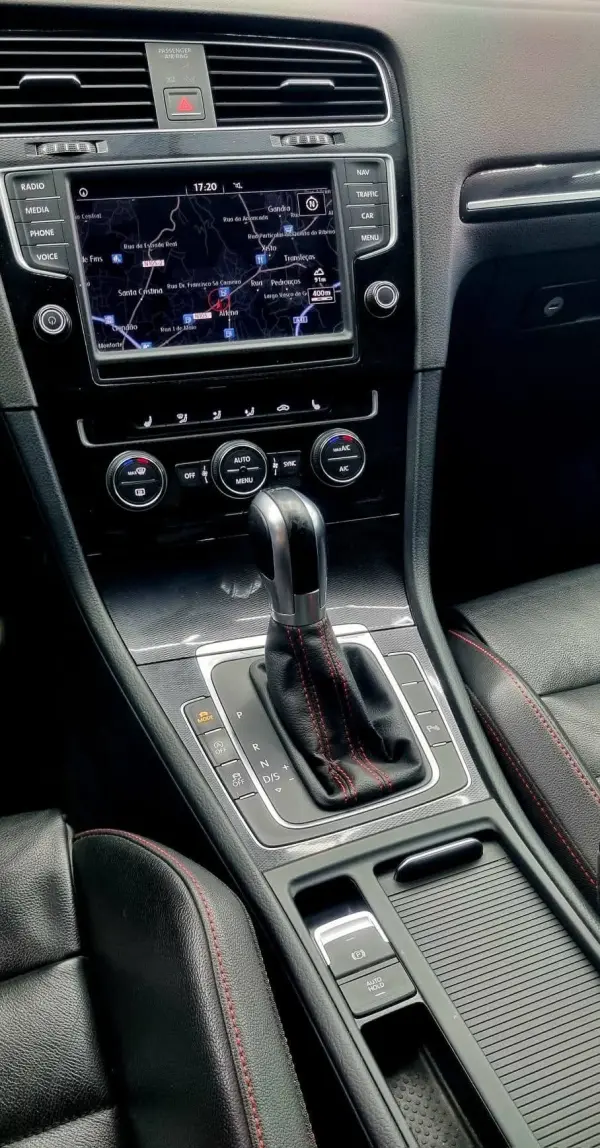 Volkswagen Golf VII GTI PERFORMANCE 3