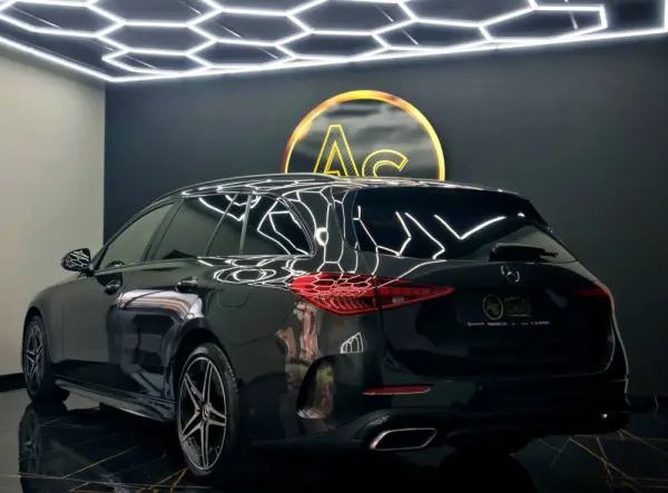 Mercedes-Benz C 300 e AMG Pack Night 29
