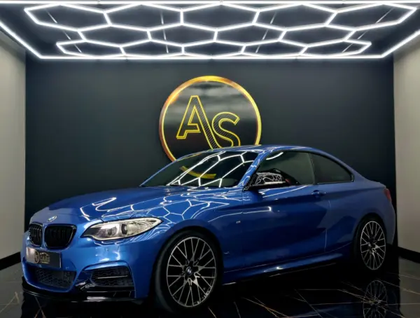 BMW 220 d Pack M Performance 12
