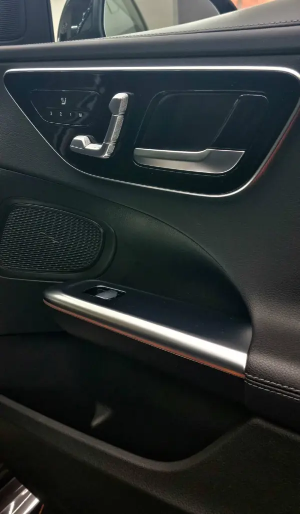 Mercedes-Benz C 300 e AMG Pack Night 8