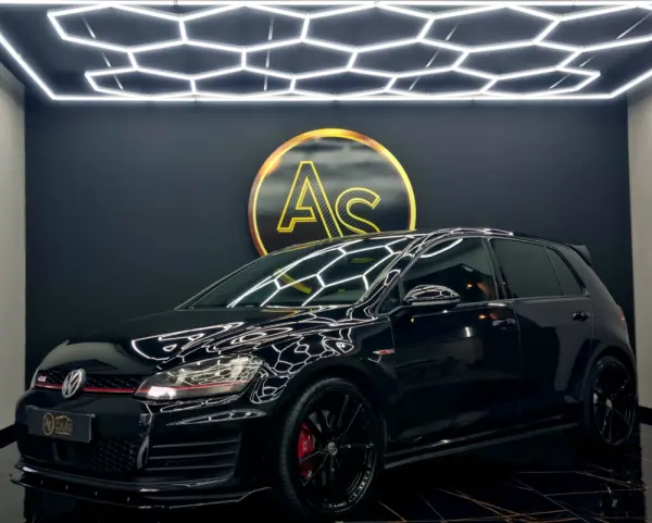 Volkswagen Golf VII GTI PERFORMANCE 37