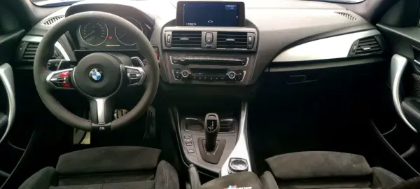 BMW 220 d Pack M Performance 5
