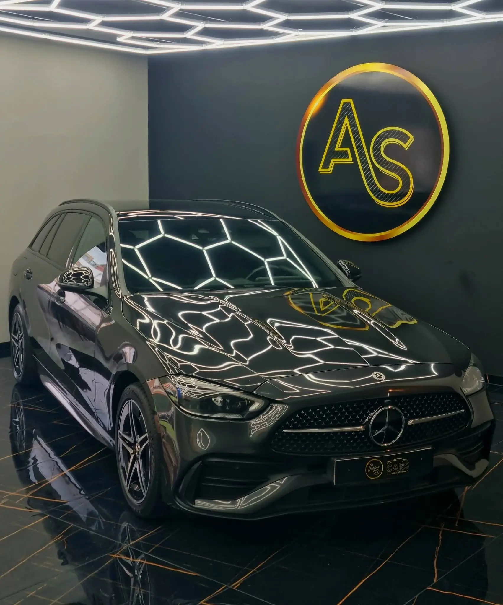 Mercedes-Benz C 300 e AMG Pack Night 52