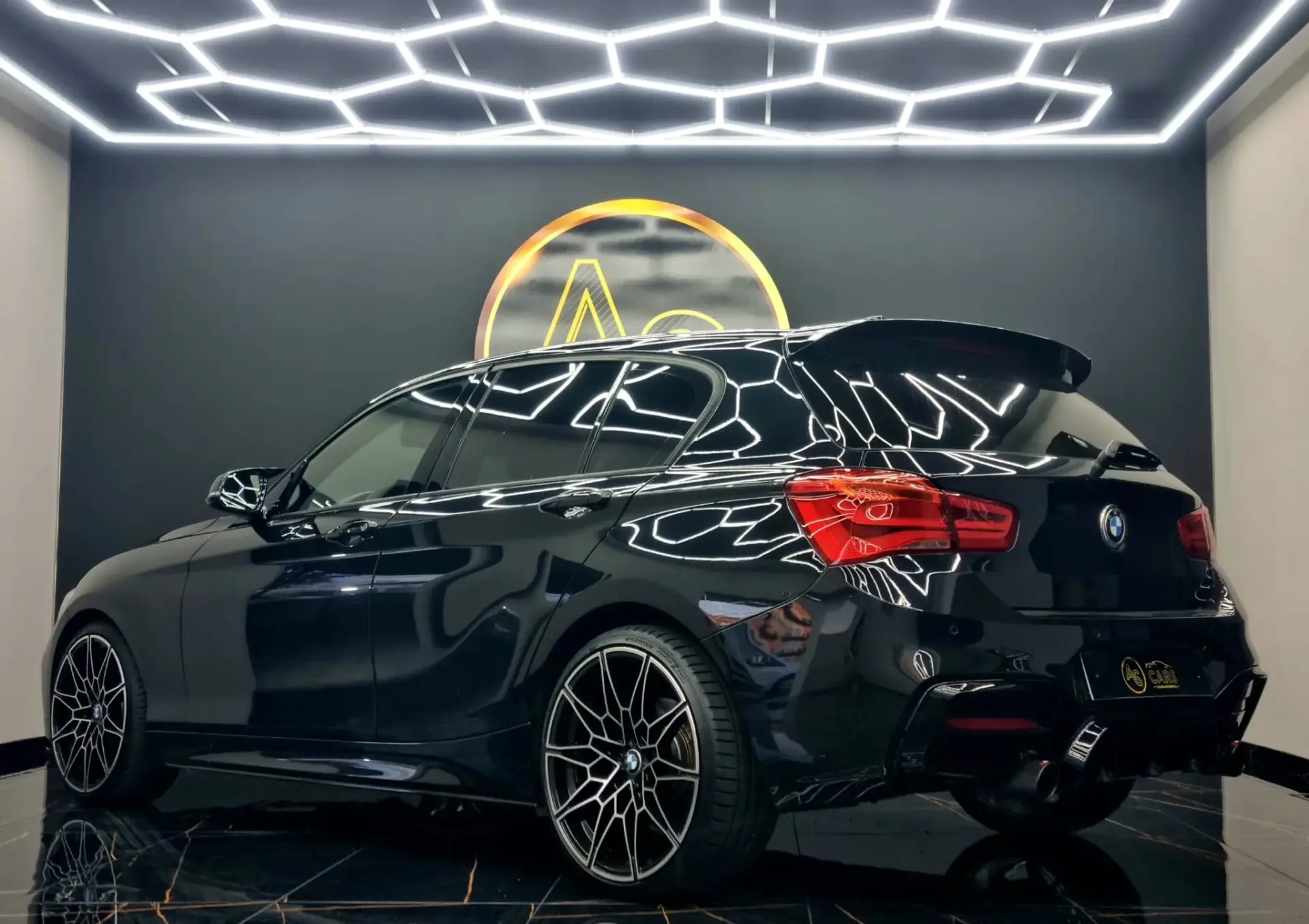 BMW 120 d Pack M Performance 54