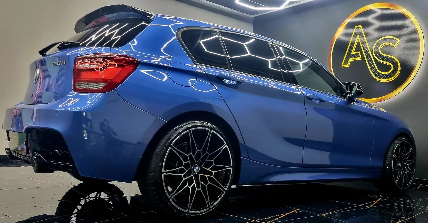 BMW 120 d Pack M Auto 3