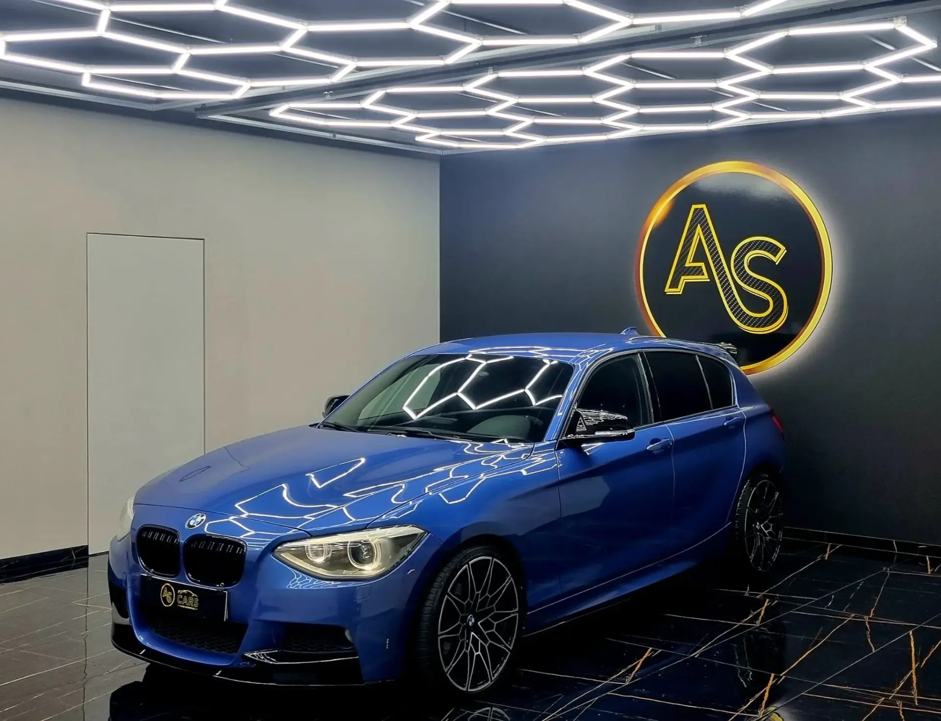 BMW 120 d Pack M Auto 10