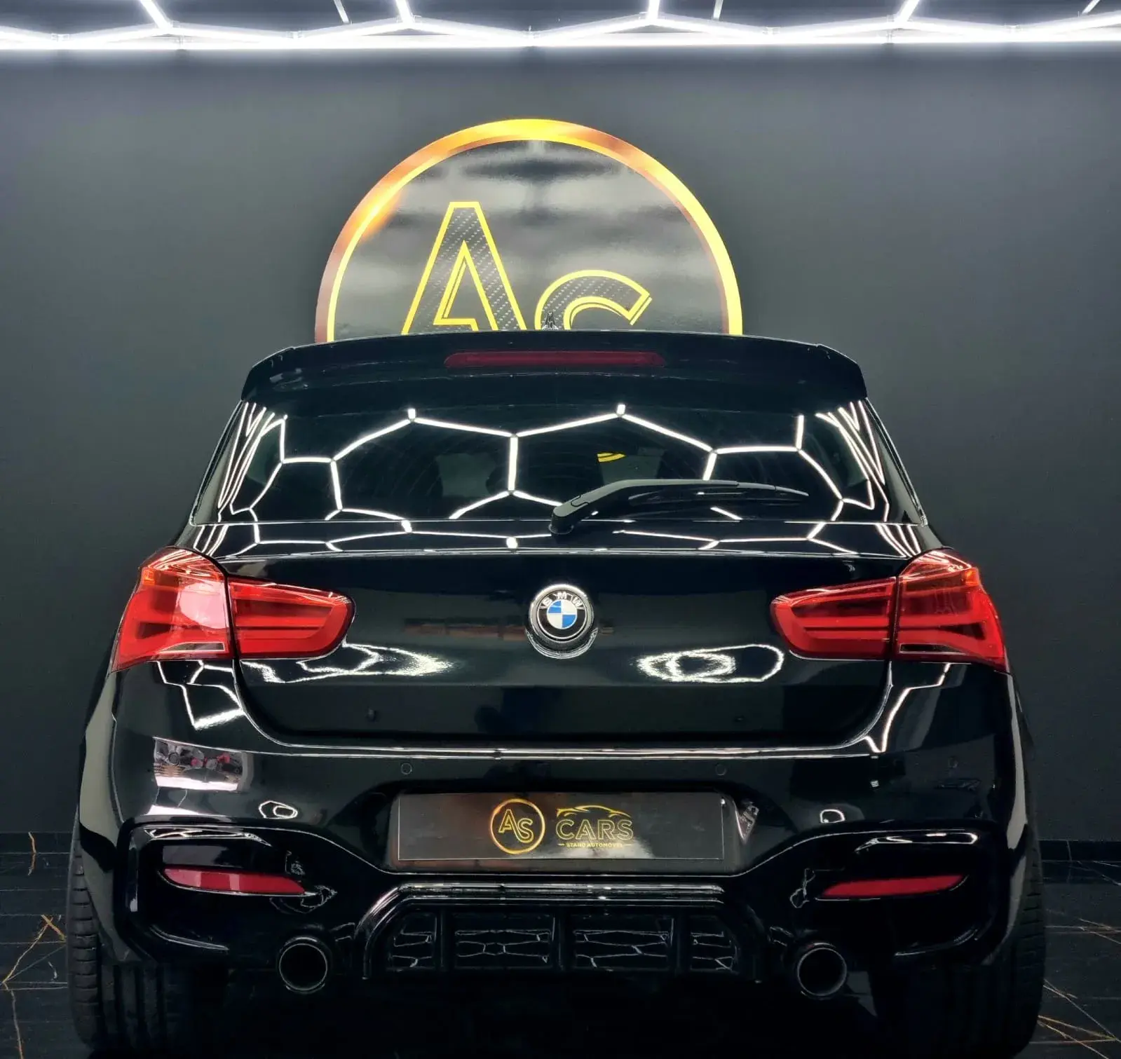 BMW 120 d Pack M Performance 37