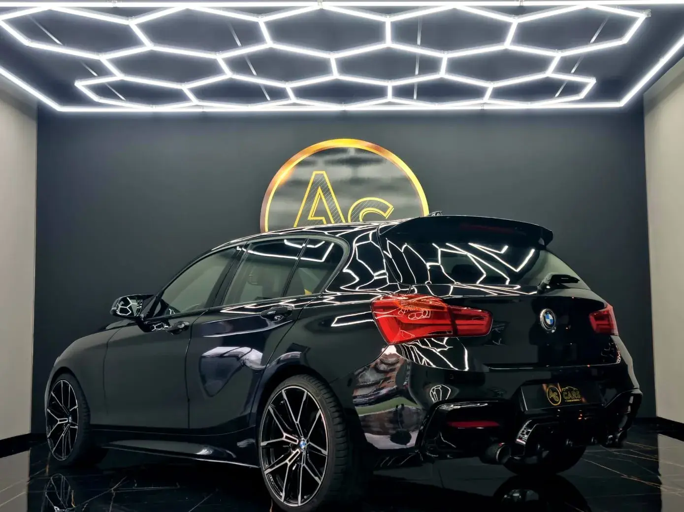 BMW 120 d Pack M Performance 52