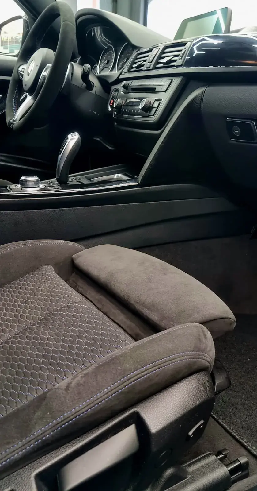 BMW 320 d Pack M Performance 7