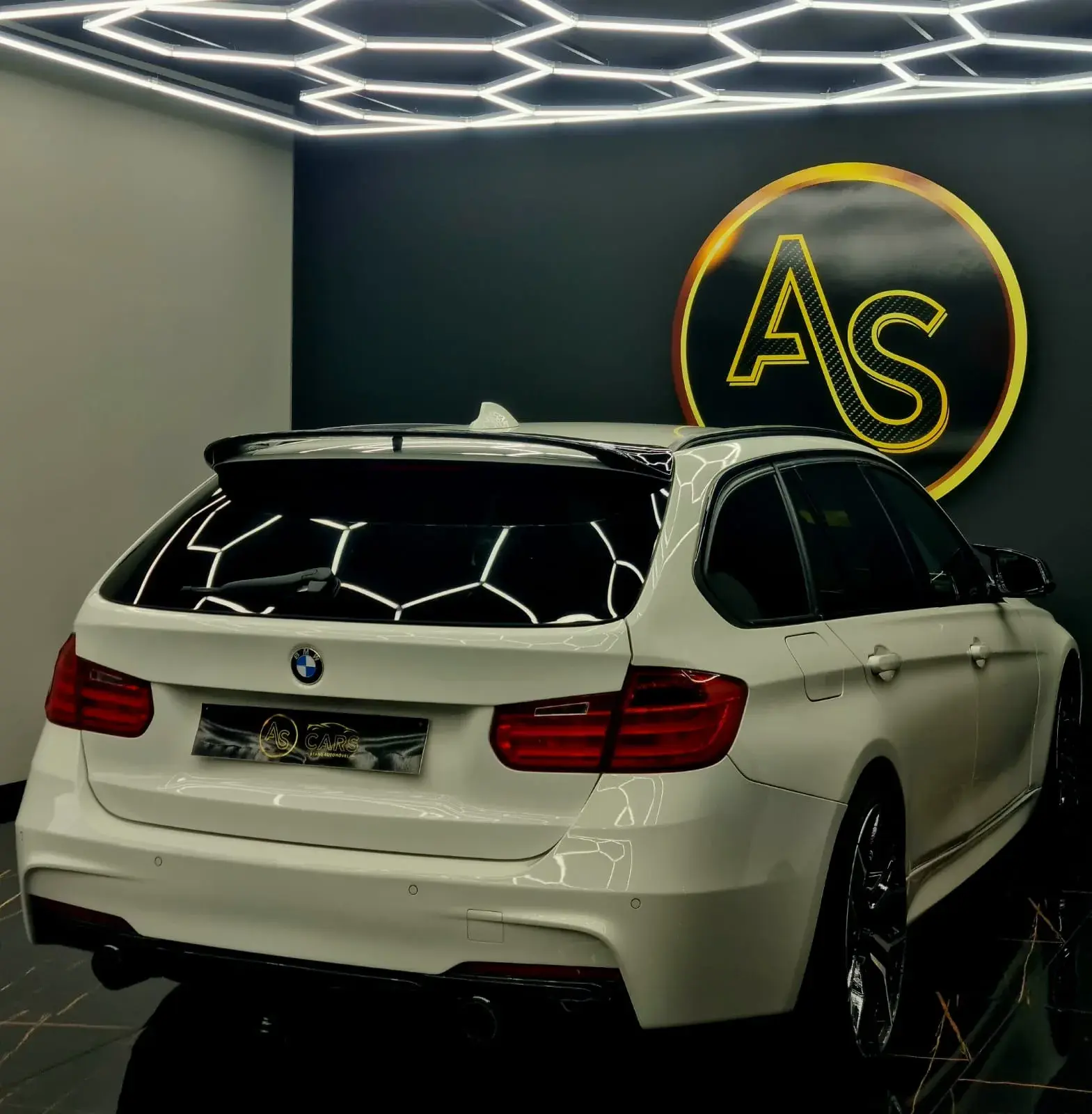 BMW 320 d Pack M Performance 25