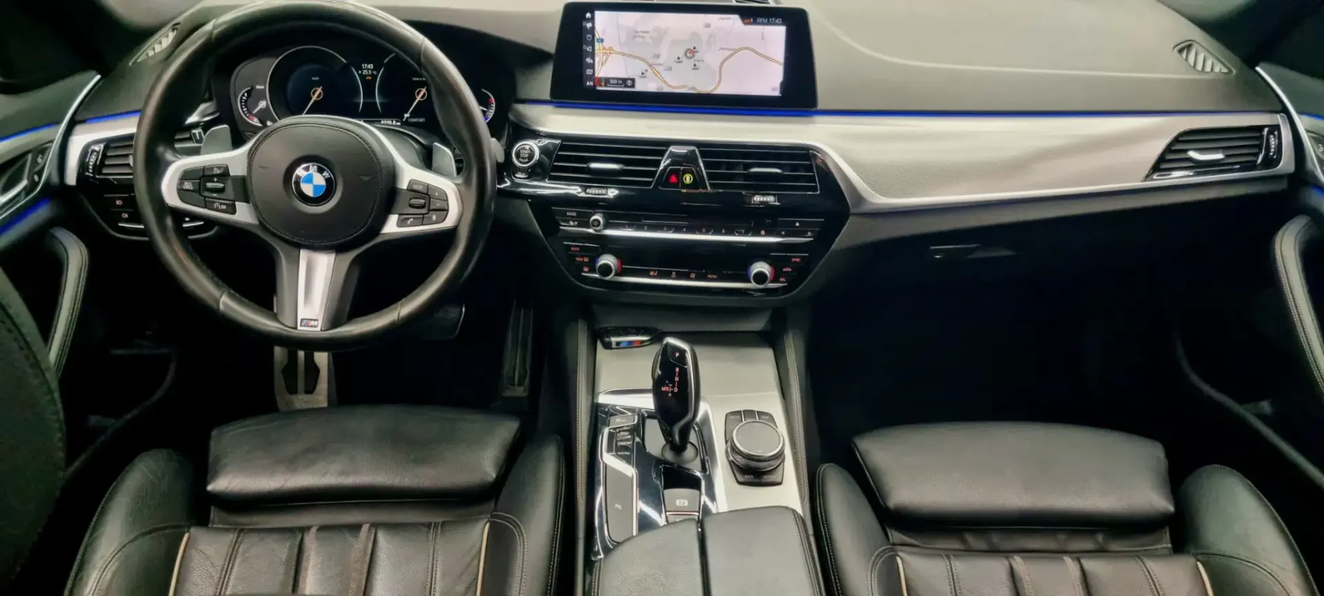 BMW 520 d Pack Desportivo M Performance 24