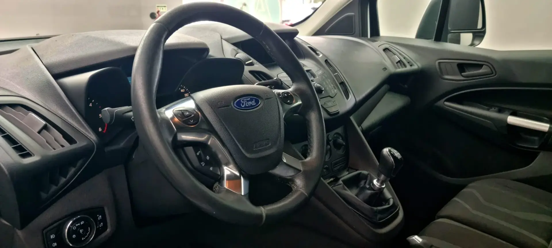 Ford Transit Connect 1.6 TDCi 210 L2 Ambiente 6