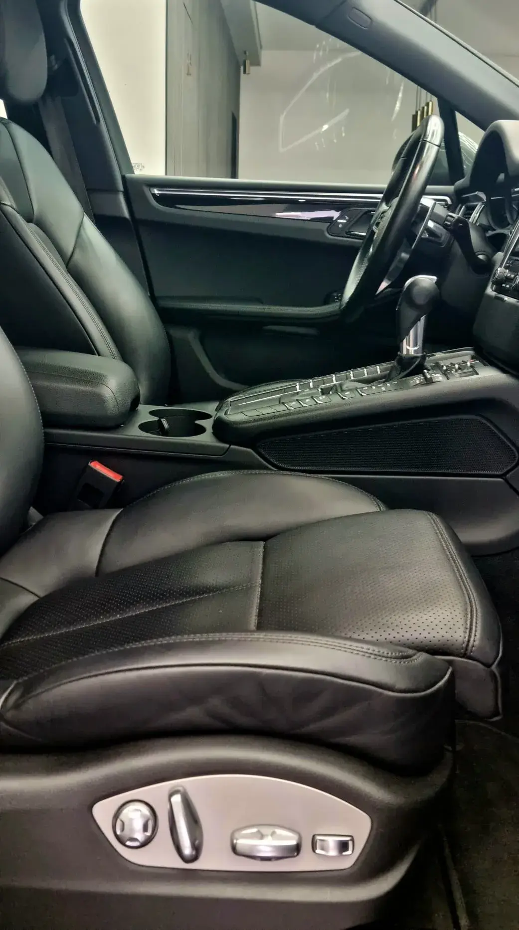 Porsche Macan PDK 19