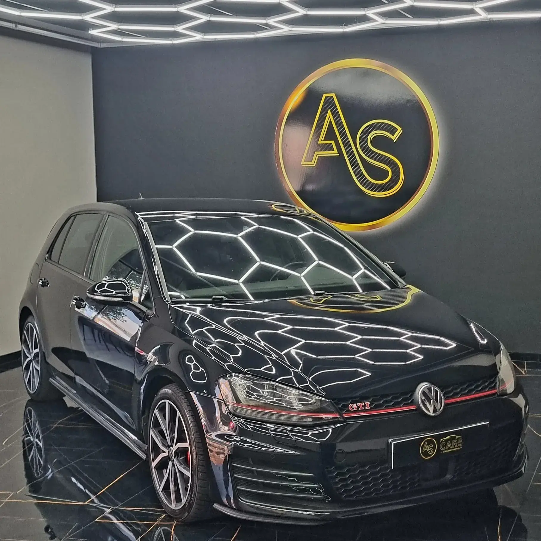 Volkswagen Golf 2.0 TSi GTi DSG Performance 2