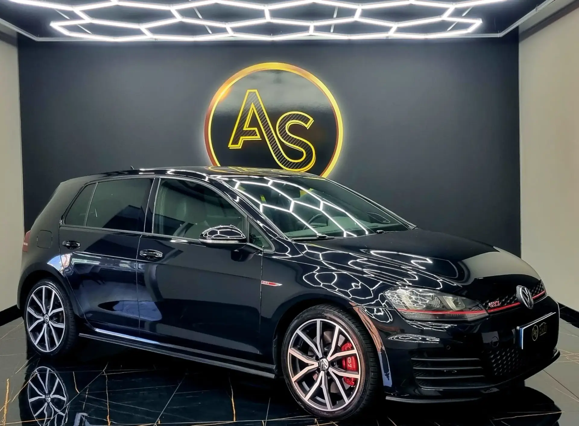 Volkswagen Golf 2.0 TSi GTi DSG Performance 6