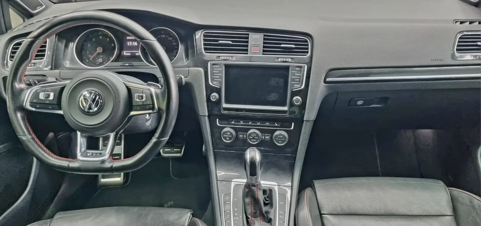 Volkswagen Golf 2.0 TSi GTi DSG Performance 39