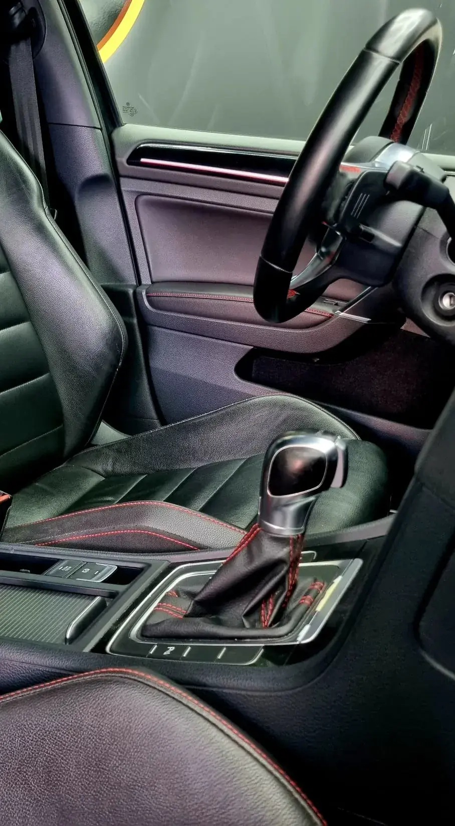 Volkswagen Golf 2.0 TSi GTi DSG Performance 42