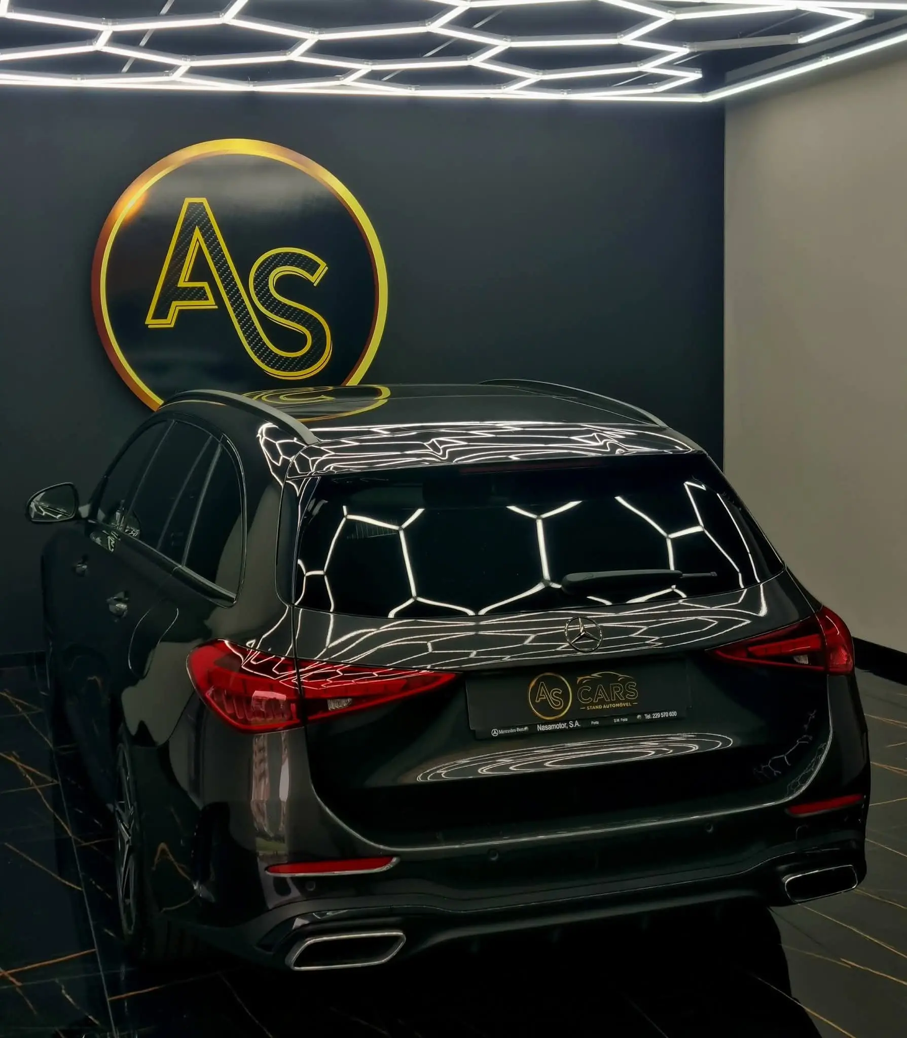 Mercedes-Benz C 300 e AMG Pack Night 38