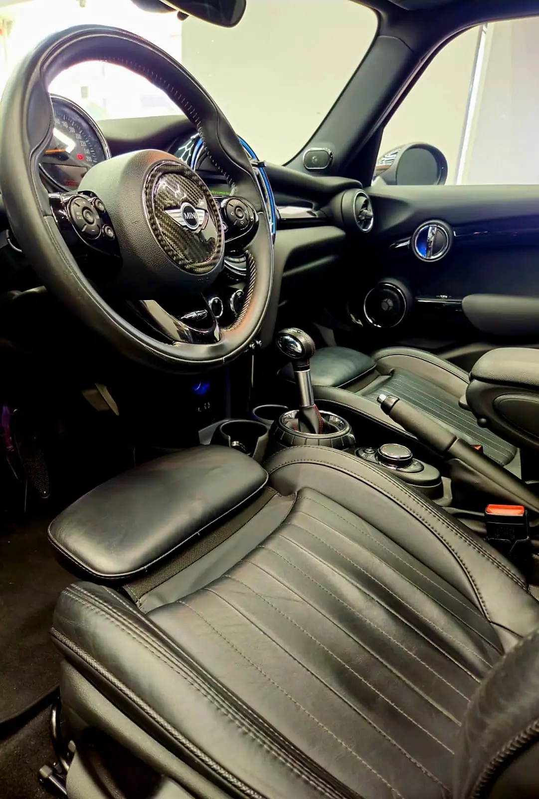 MINI 5 Portas Cooper S Aut. 55
