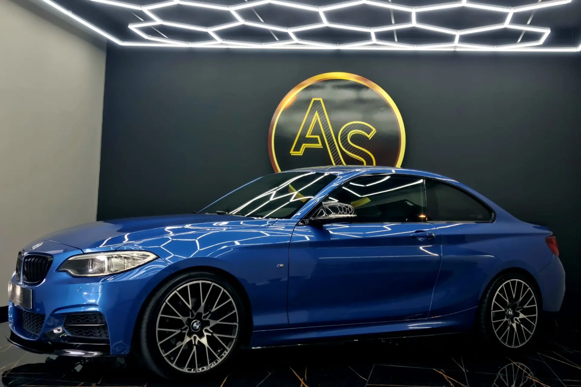 BMW 220 d Pack M Performance 1