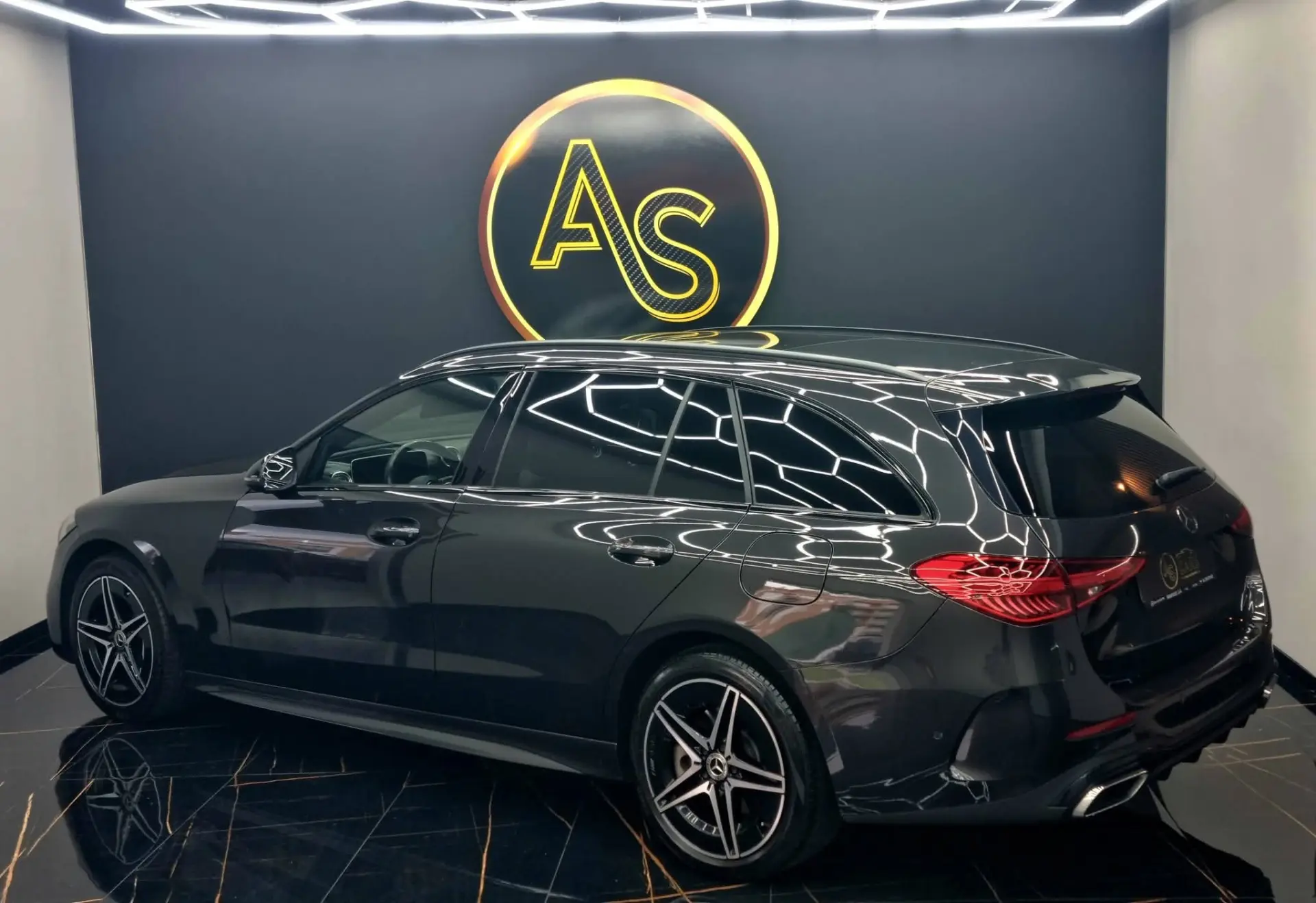 Mercedes-Benz C 300 e AMG Pack Night 36